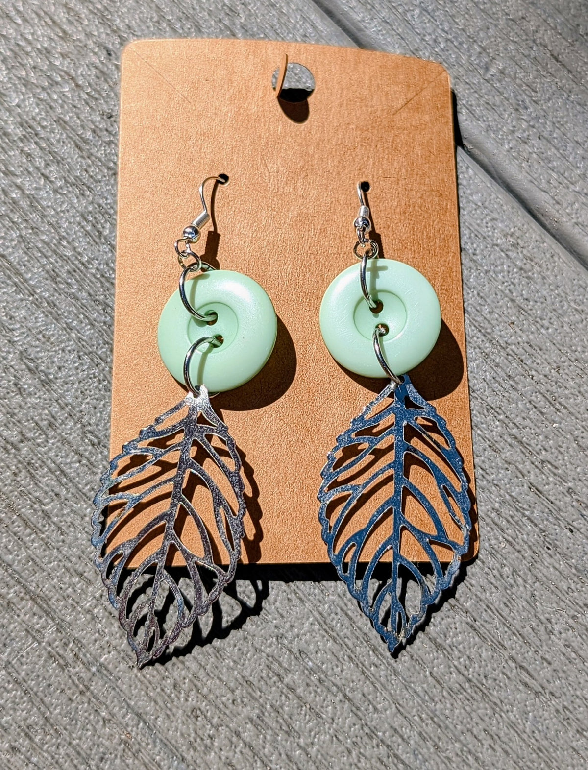 Button leaf dangle