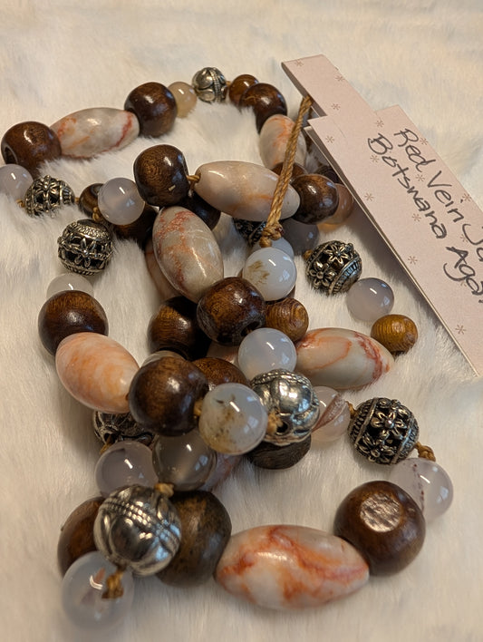 Boho Necklace Red Vein